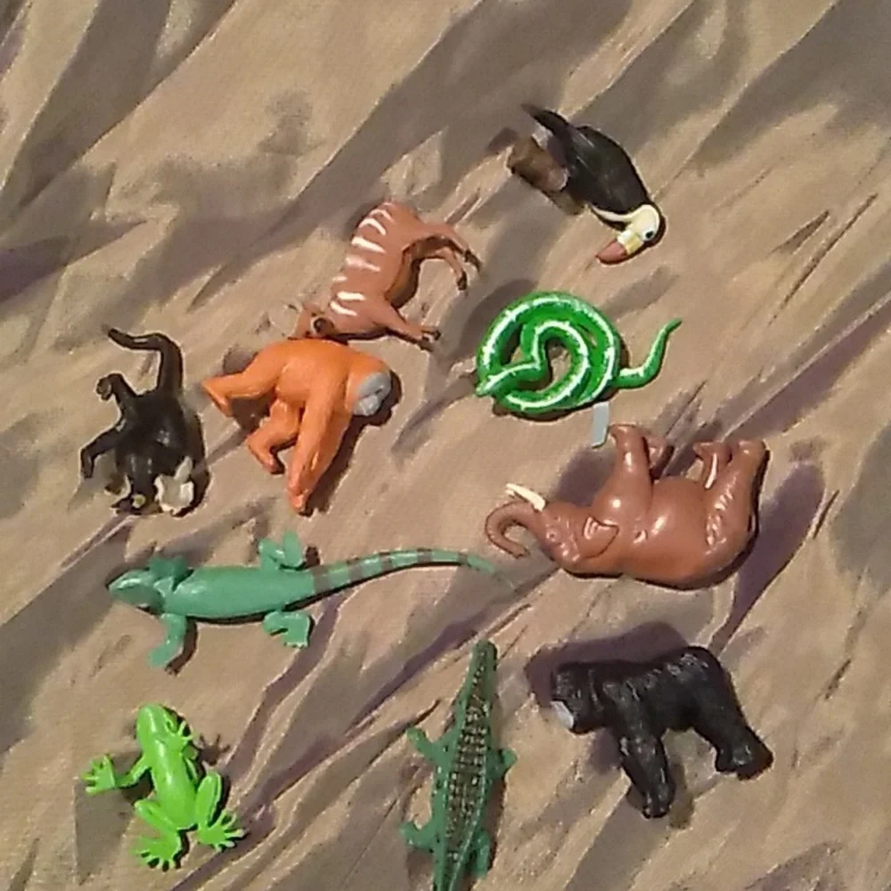 🦁 RAINFOREST CAFE  Plastic ANIMALS  VINTAGE